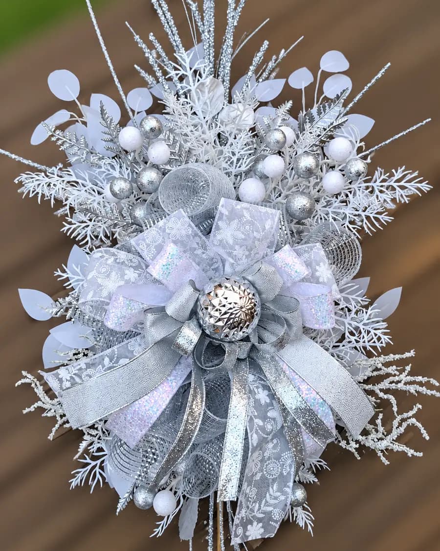 Statement Tree Topper